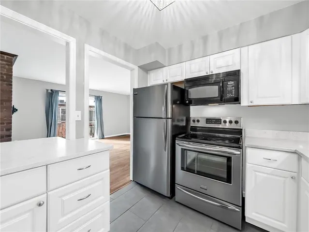 $189,950 | 4426 Jarboe Street, Unit 5, Kansas City, MO 64111