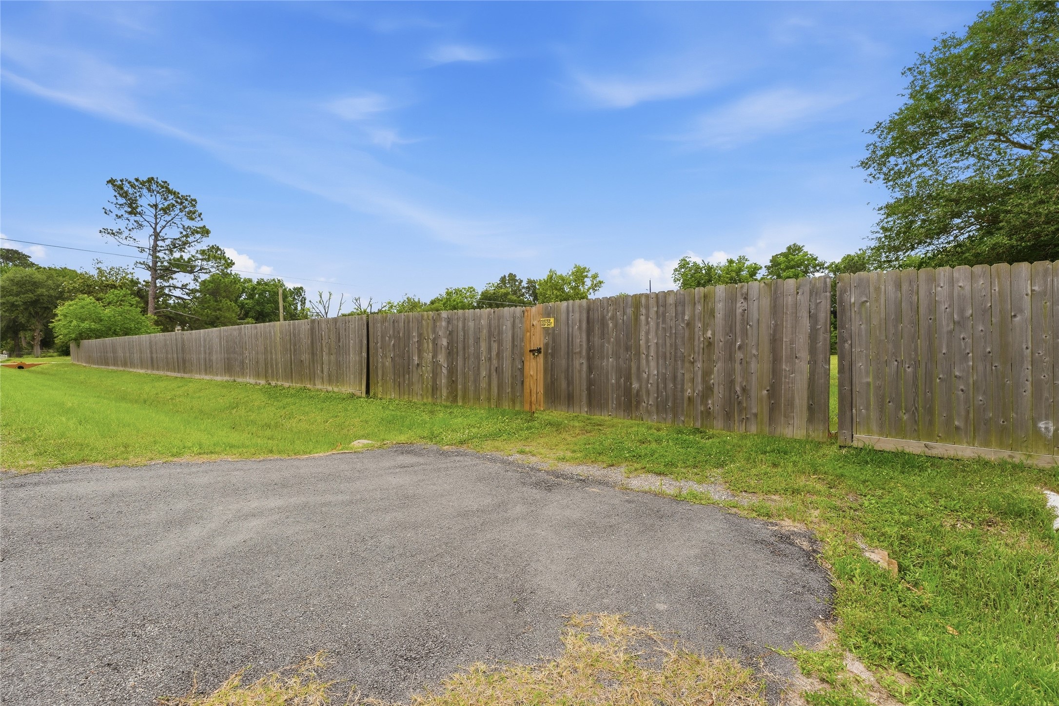 5407 Ripple Lane Spring, TX 77389 - Photo 4 of 10 Entry gate