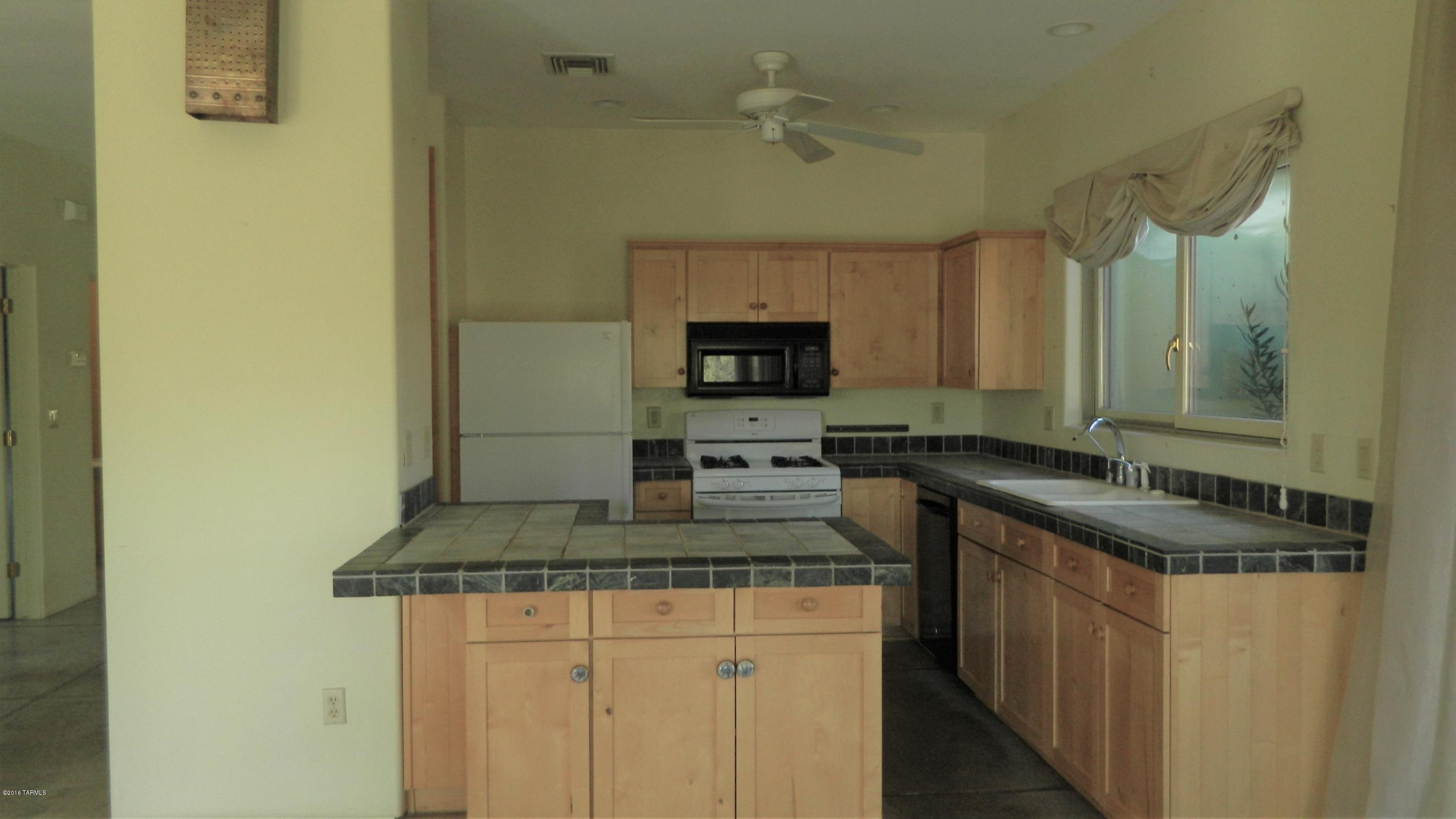 160 Three R Avenue Patagonia, AZ 85624 - Photo 16 of 38
