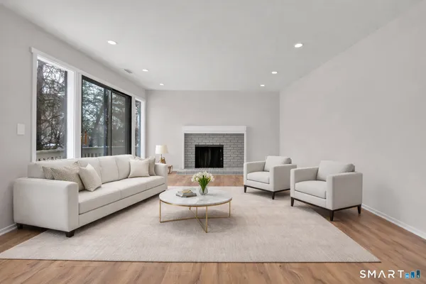 $289,900 | 103 Heritage Village, Unit D, Southbury, CT 06488