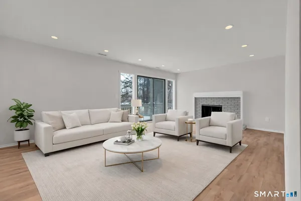 $289,900 | 103 Heritage Village, Unit D, Southbury, CT 06488