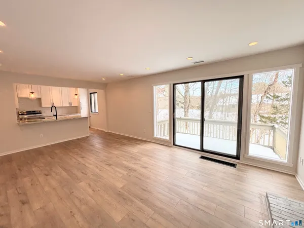 $289,900 | 103 Heritage Village, Unit D, Southbury, CT 06488