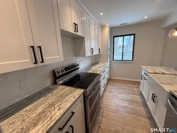 $289,900 | 103 Heritage Village, Unit D, Southbury, CT 06488