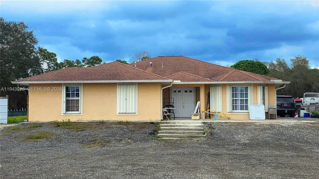 $385,000 | 355 North Lindero Street, Clewiston, FL 33440