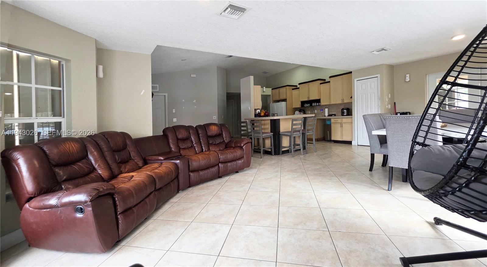 355 North Lindero Street Clewiston, FL 33440 - Photo 12 of 30 a living room with furniture