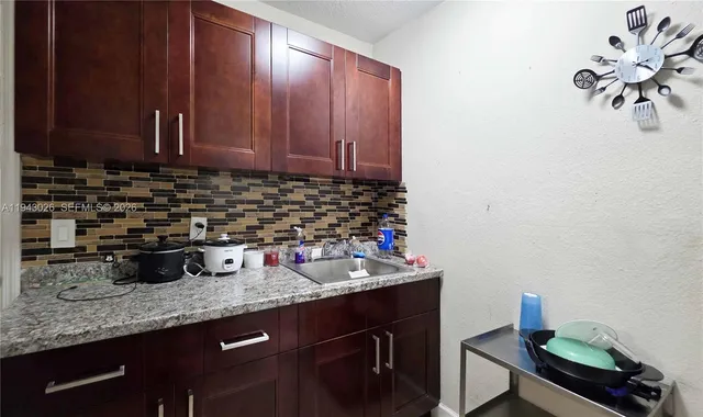 $385,000 | 355 North Lindero Street, Clewiston, FL 33440