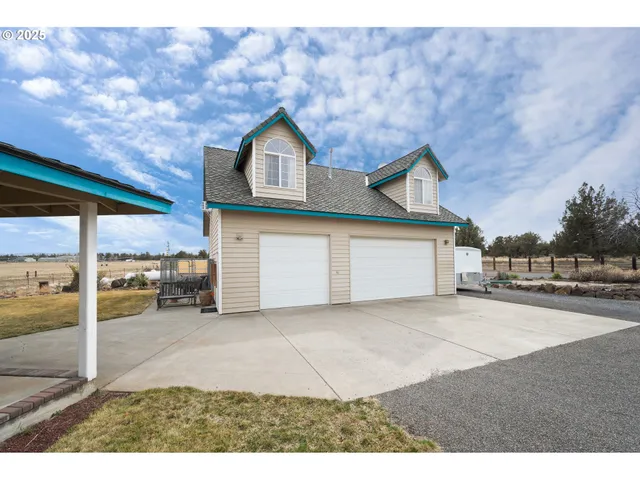 a view of a house with a outdoor space