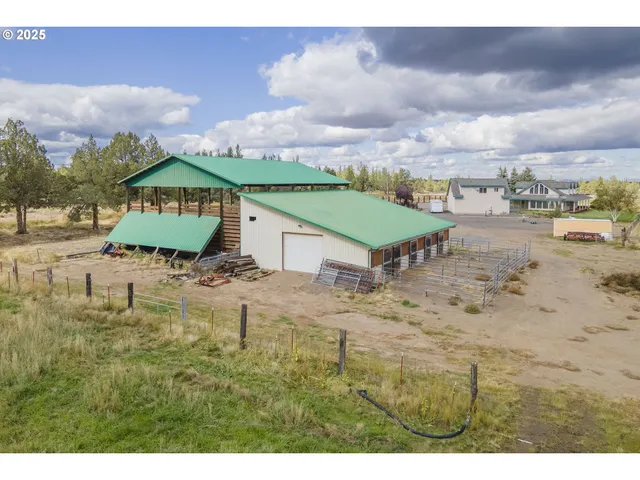 $2,100,000 | 24585 Dodds Road, Bend, OR 97701