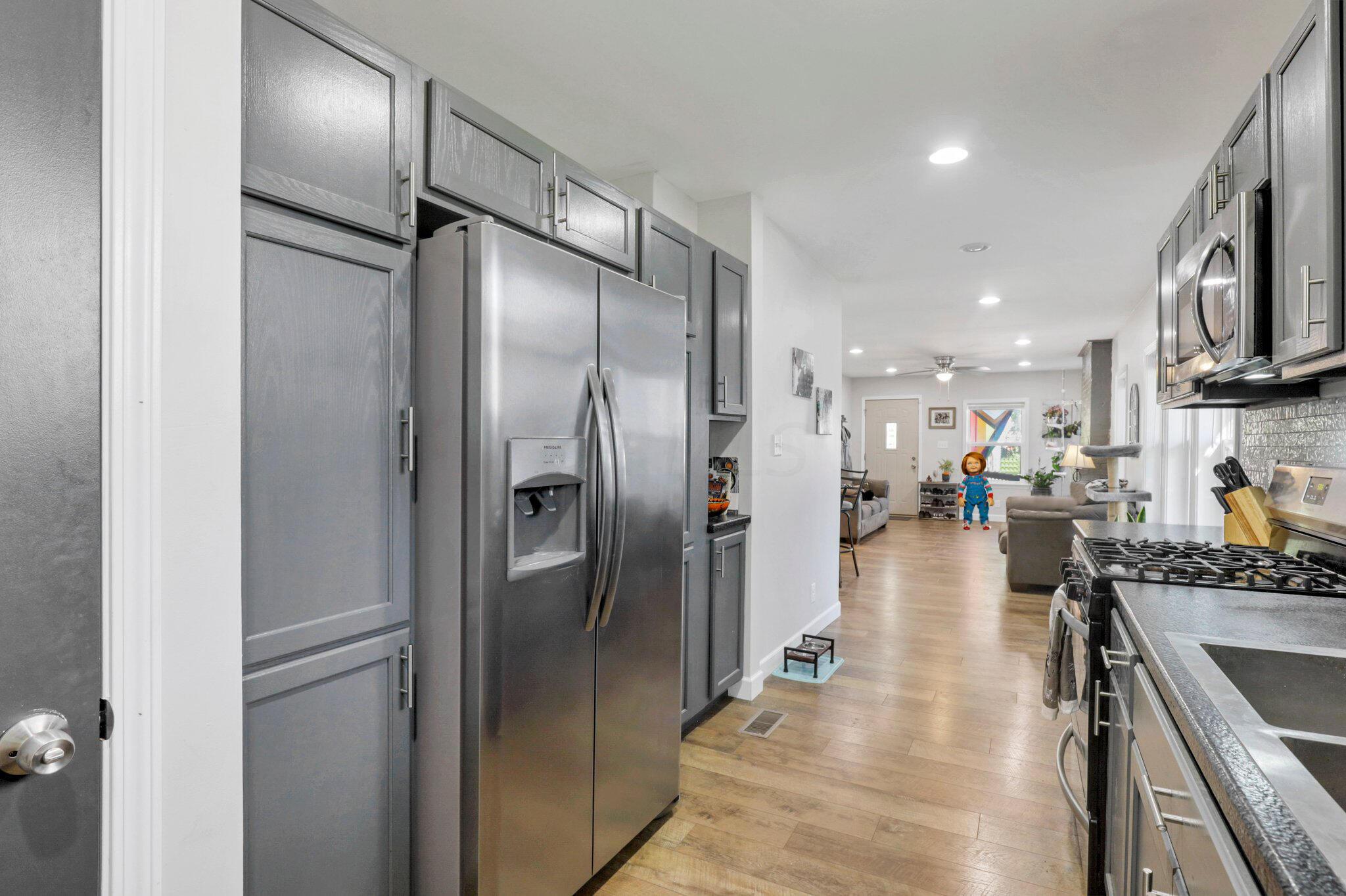 1305 Lockbourne Road Columbus, OH 43206 - Photo 4 of 26 DefaultKitchen0921
