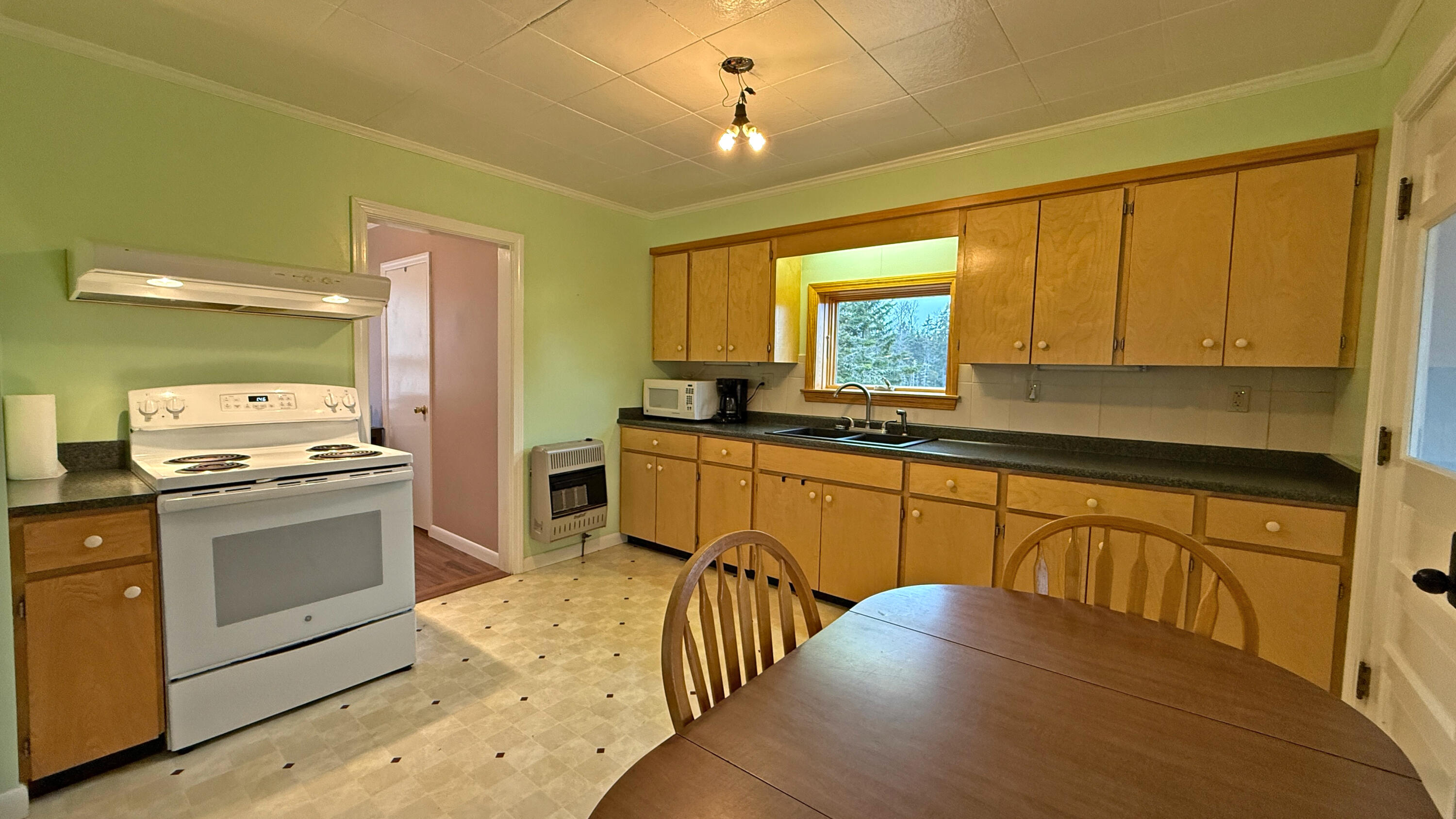 343 Dixie Road Lubec, ME 04652 - Photo 6 of 20 Kitchen