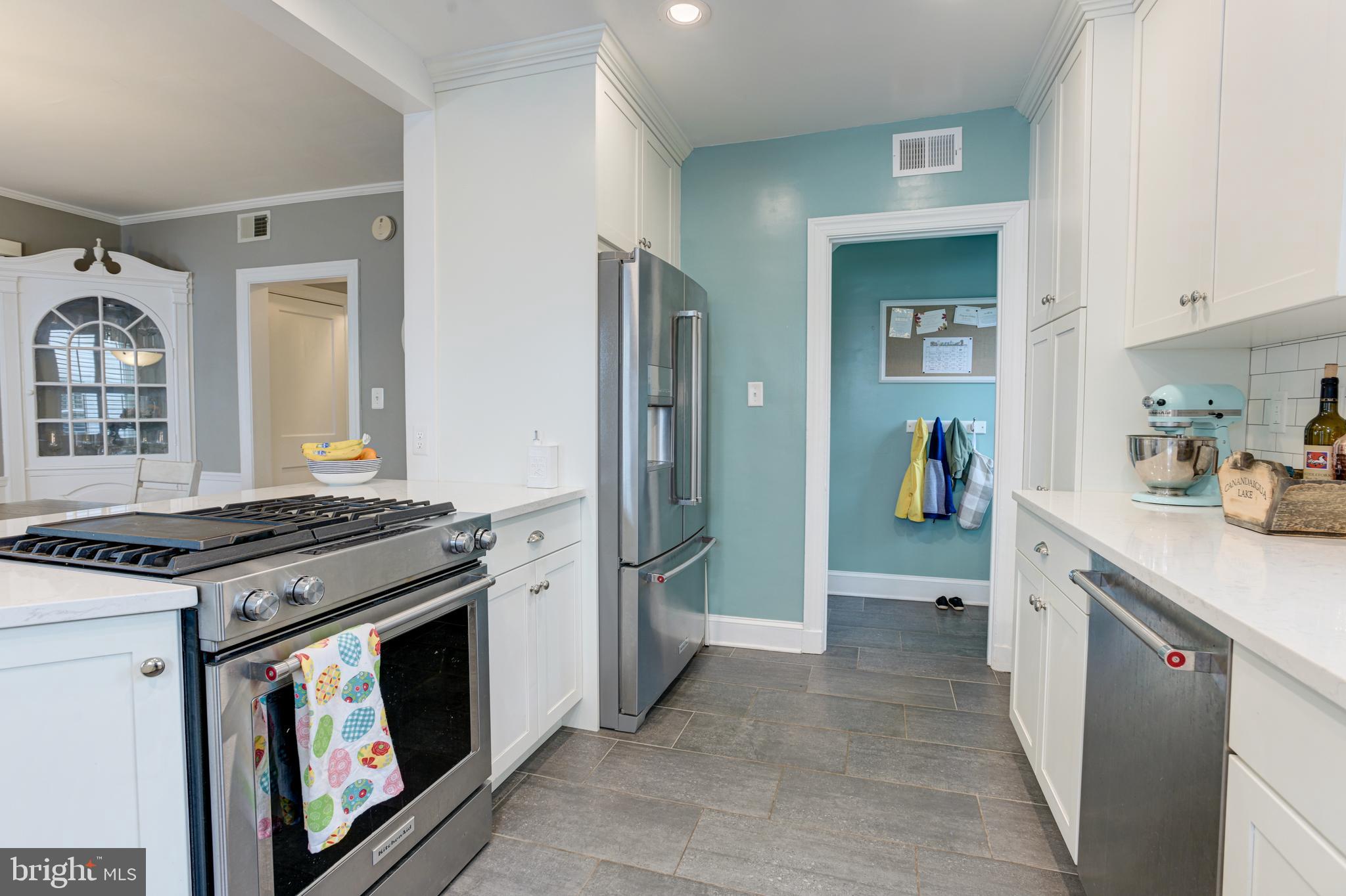 520 Dunkirk Road Baltimore, MD 21212 - Photo 16 of 49 Tons of cabinet space