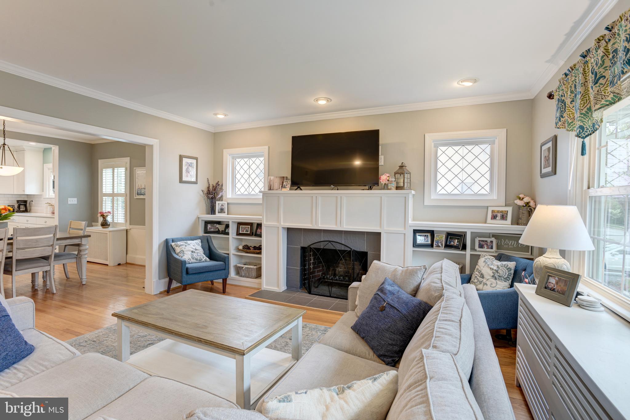 520 Dunkirk Road Baltimore, MD 21212 - Photo 5 of 49 Spacious living room