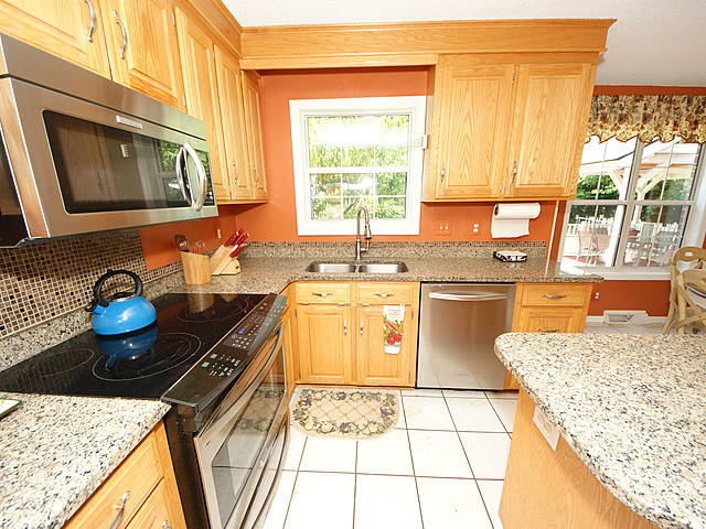 307 Kenilworth Road Summerville, SC 29485 - Photo 16 of 35 np16
