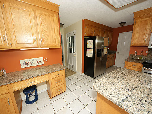 307 Kenilworth Road Summerville, SC 29485 - Photo 18 of 35 np18