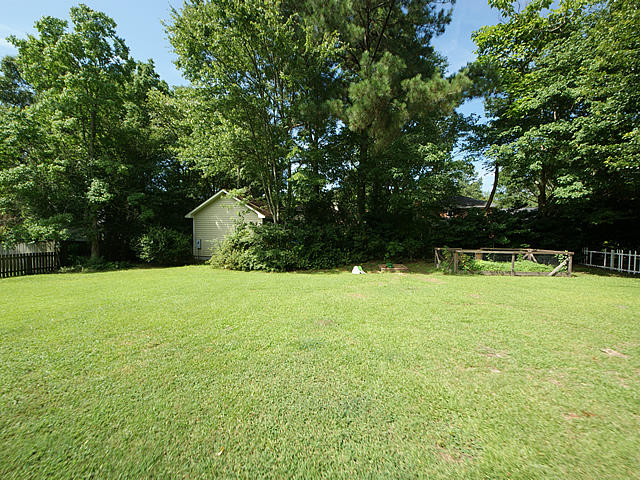 307 Kenilworth Road Summerville, SC 29485 - Photo 32 of 35 np34
