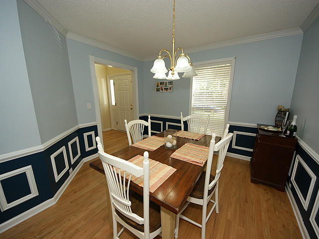 307 Kenilworth Road Summerville, SC 29485 - Photo 6 of 35 np5
