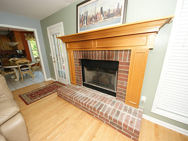 307 Kenilworth Road Summerville, SC 29485 - Photo 9 of 35 np8