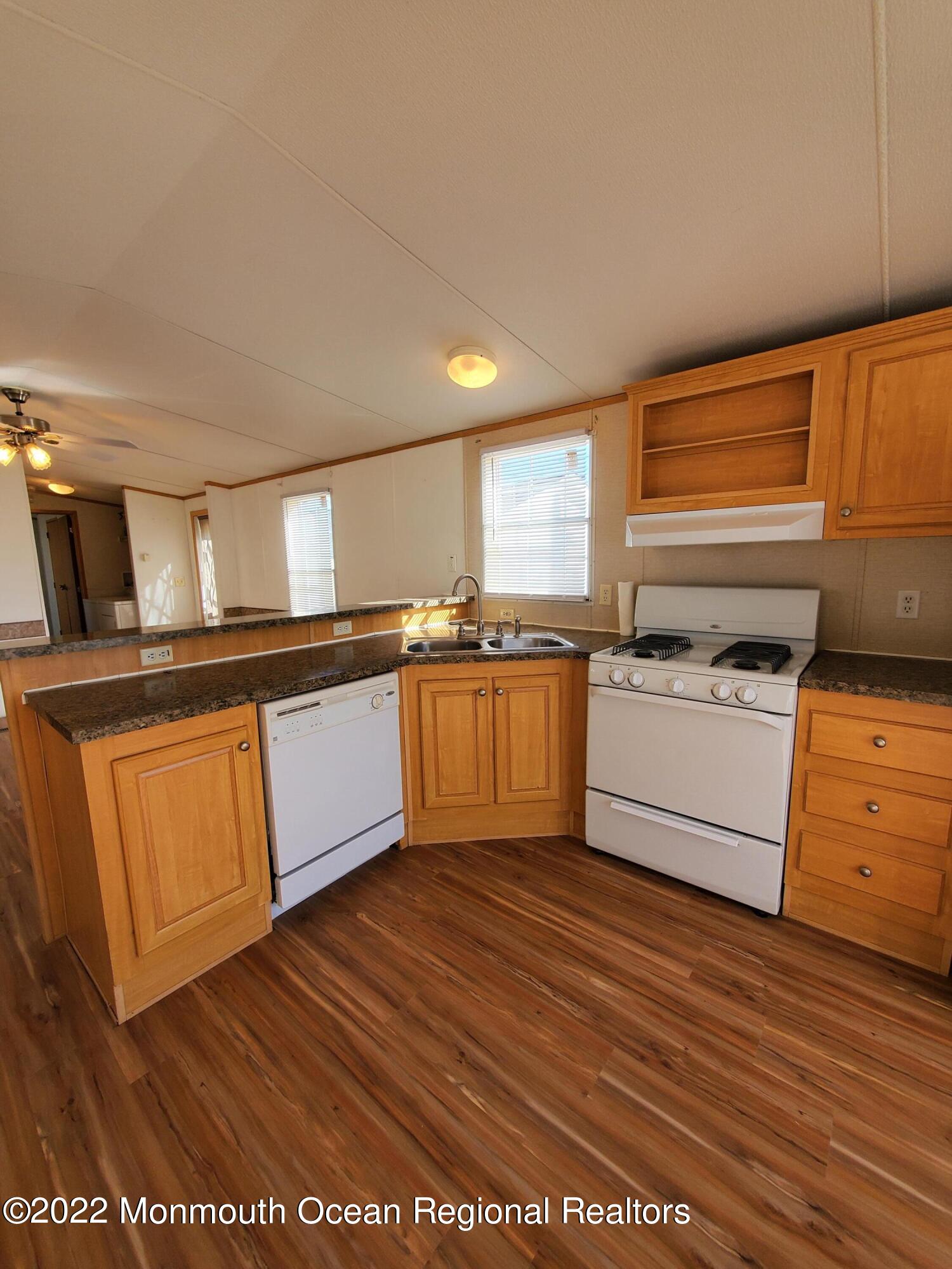 40 Monique Circle Hazlet, NJ 07730 - Photo 6 of 10 20220211_105049