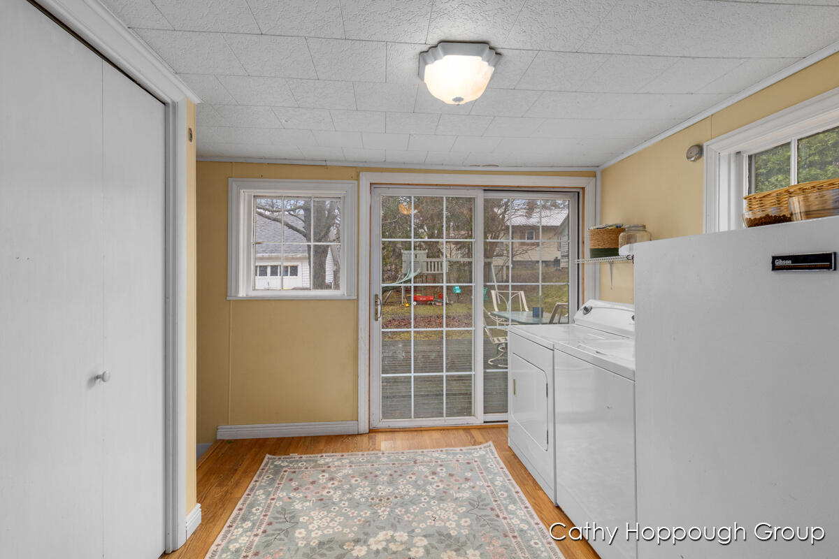 442 Jones Street Ionia, MI 48846 - Photo 12 of 20 IMG_1011