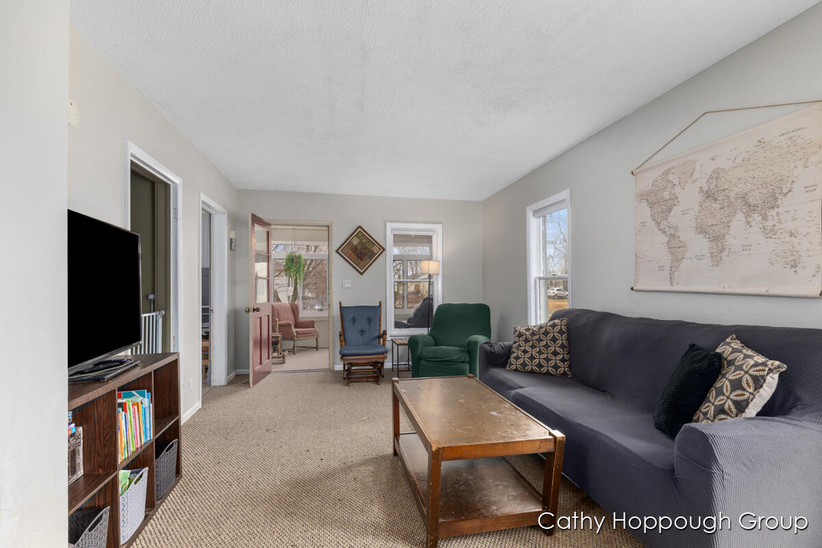 442 Jones Street Ionia, MI 48846 - Photo 5 of 20 IMG_1004