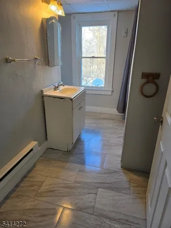 $1,950 | 8 Center Street, Newton, NJ 07860
