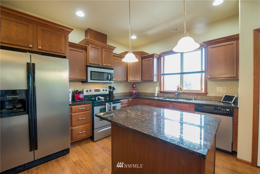 664 Telegraph Road, Unit 301 Bellingham, WA 98226 - Photo 8 of 19 Gallery Image 8