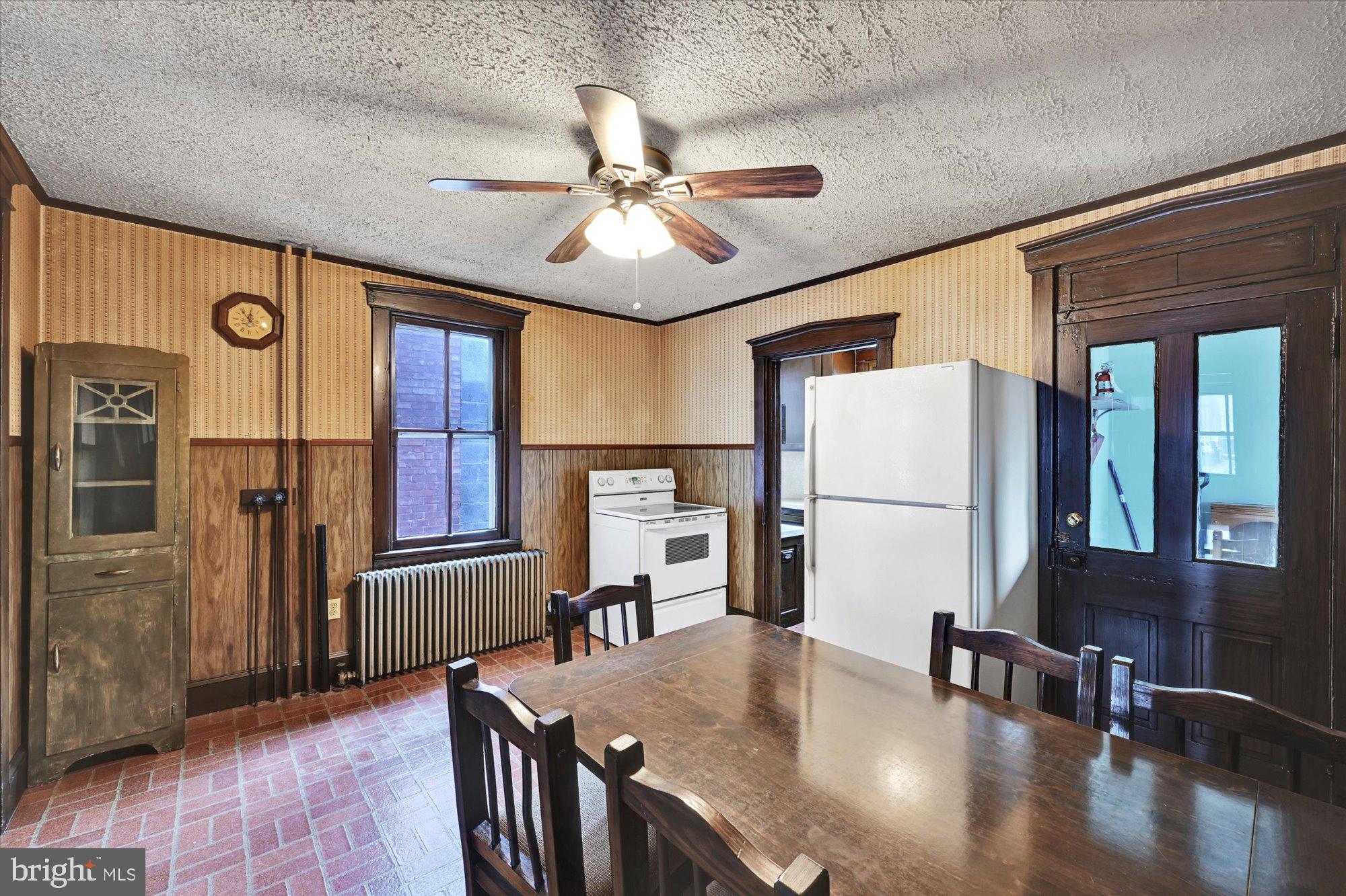 66 Front Street Lititz, PA 17543 - Photo 7 of 37