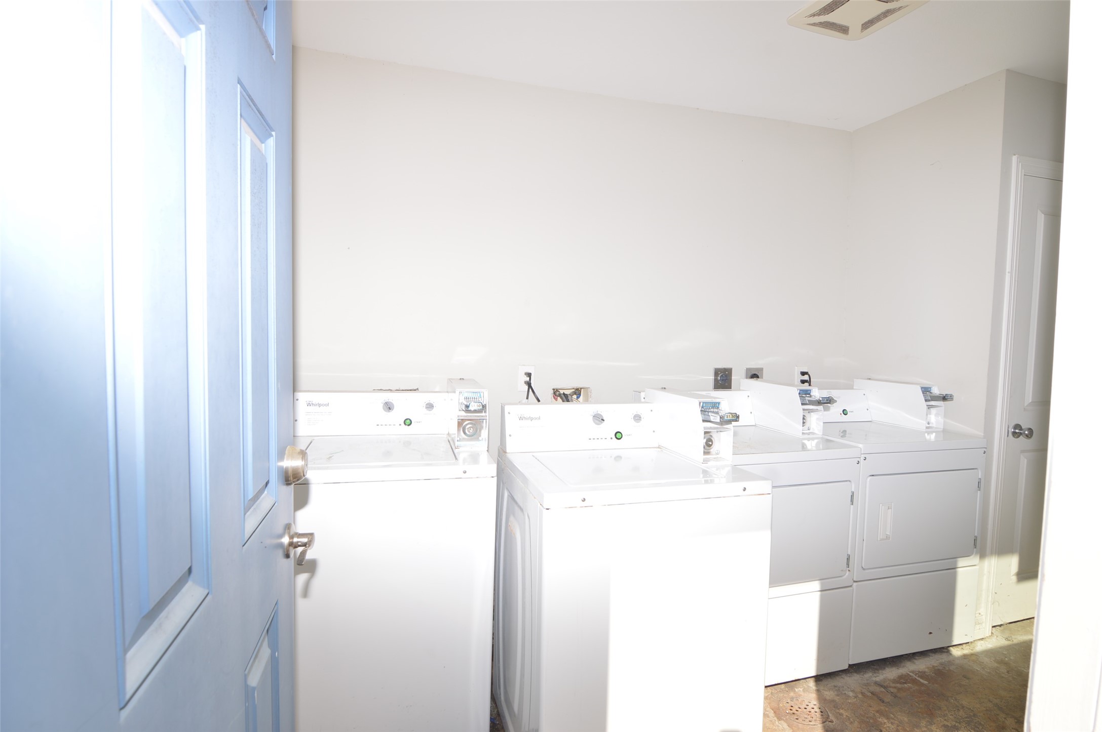 10002 Neuens Road, Unit 2 Houston, TX 77080 - Photo 15 of 15 a utility room with dryer and washer
