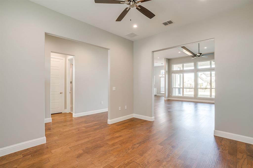 7730 Barber Rnch Road Fort Worth, TX 76126 - Photo 4 of 39