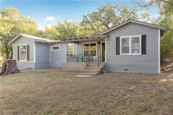 $219,900 | 424 Wilshire Avenue, Azle, TX 76020