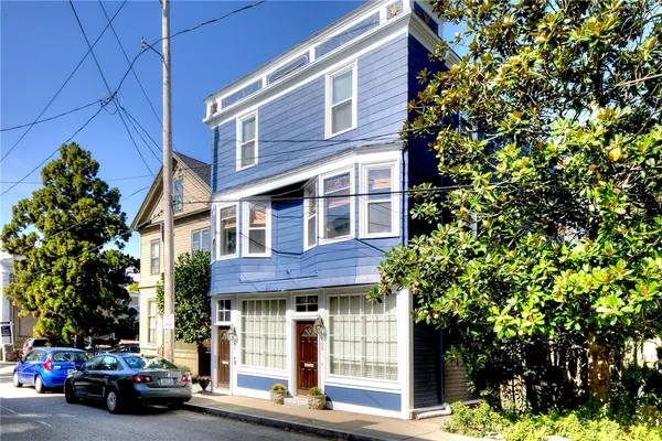 $1,275,000 | 98 John Street, Newport, RI 02840