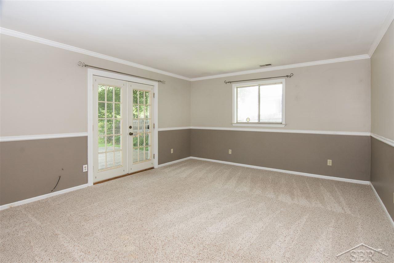 54 Benton Road Saginaw, MI 48602 - Photo 8 of 16 31386713-7.JPG