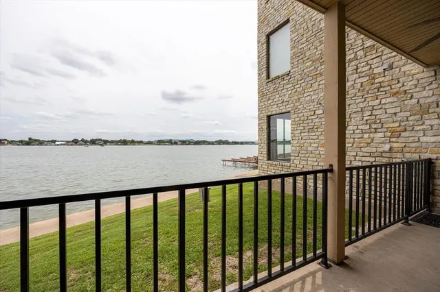 $445,000 | 401 East Pearl Street, Unit 2103, Granbury, TX 76048