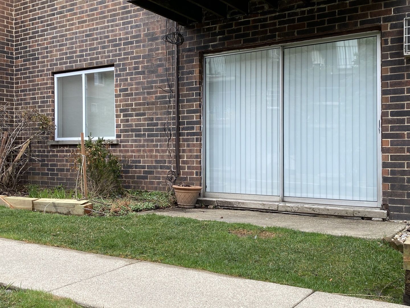 9368 Golf Road, Unit 1A Des Plaines, IL 60016 - Photo 17 of 21 a view of outdoor space and yard