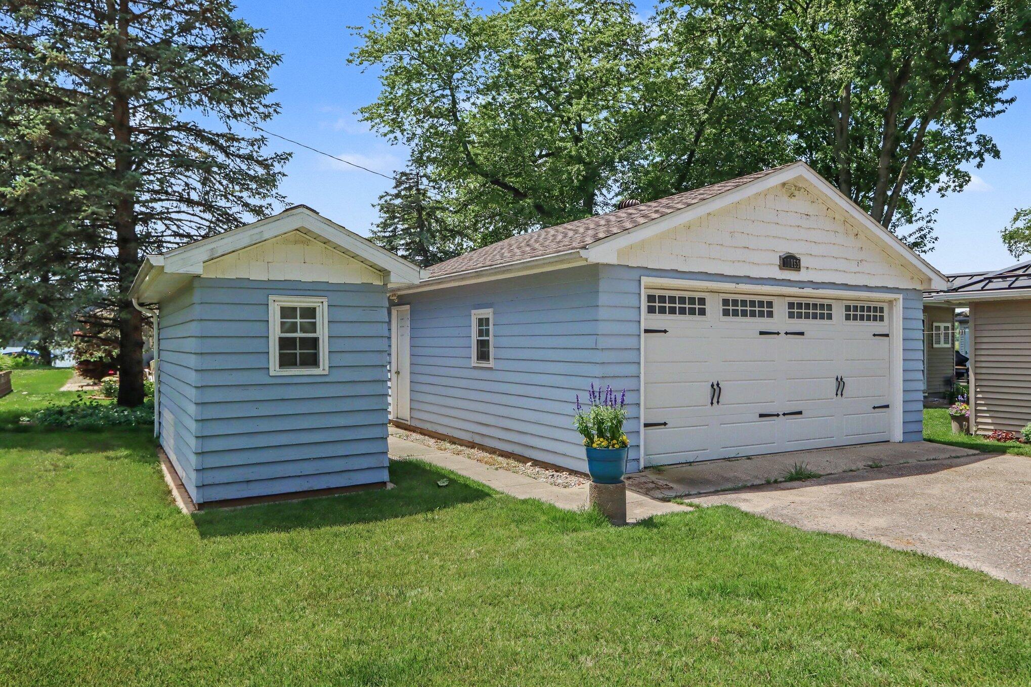 11169 Lakeshore Drive Three Rivers, MI 49093 - Photo 33 of 35 025_file_9923