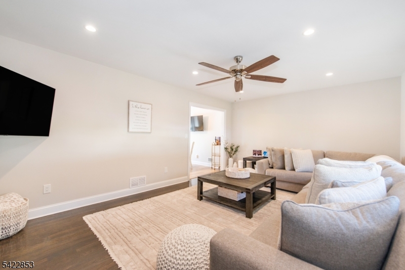 15 Green Meadows Road Fairfield, NJ 07004 - Photo 18 of 50