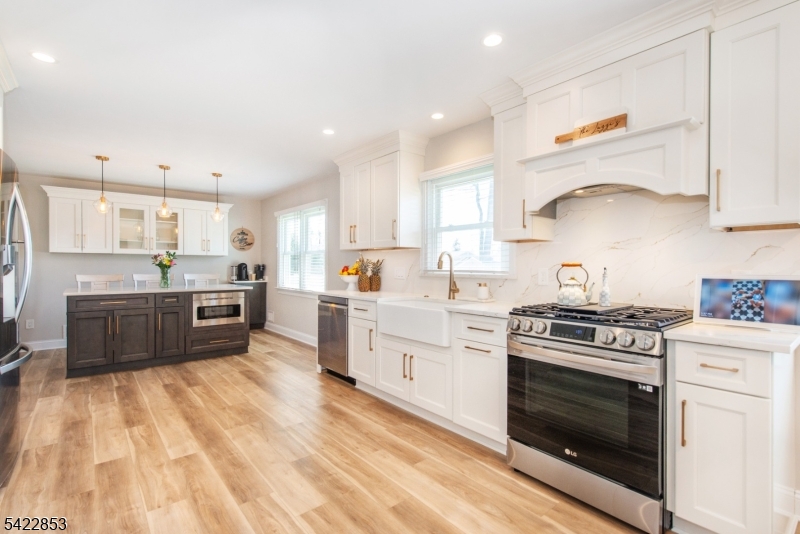 15 Green Meadows Road Fairfield, NJ 07004 - Photo 2 of 50