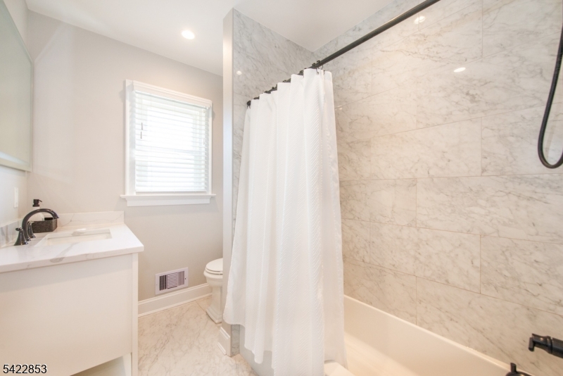 15 Green Meadows Road Fairfield, NJ 07004 - Photo 27 of 50