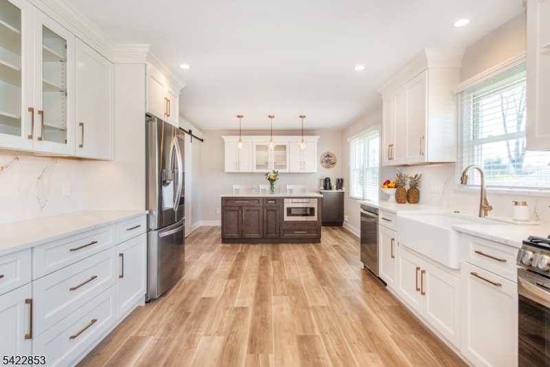 15 Green Meadows Road Fairfield, NJ 07004 - Photo 3 of 50