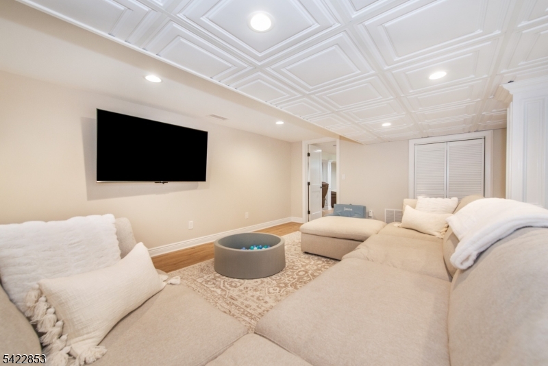 15 Green Meadows Road Fairfield, NJ 07004 - Photo 31 of 50