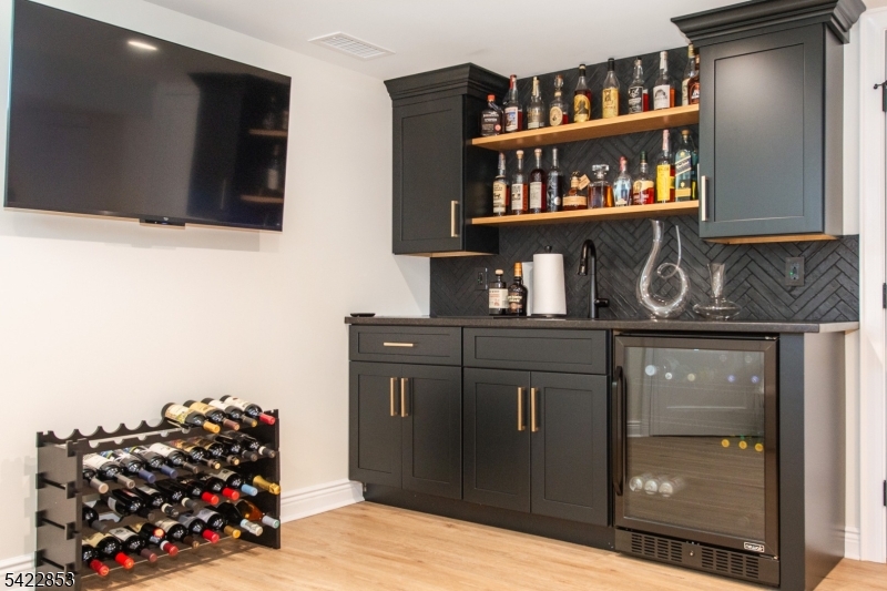 15 Green Meadows Road Fairfield, NJ 07004 - Photo 38 of 50