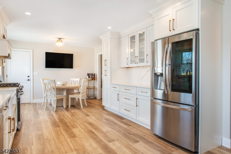 15 Green Meadows Road Fairfield, NJ 07004 - Photo 4 of 50