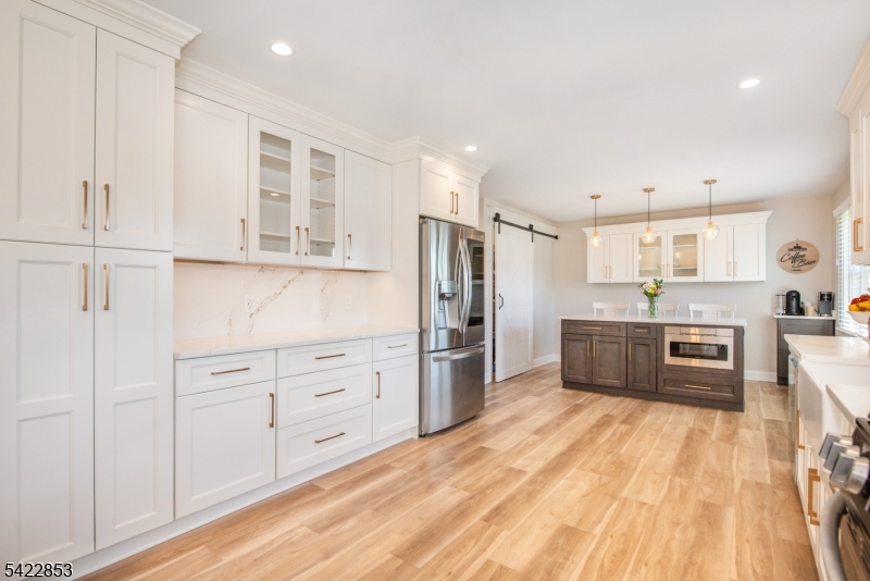 15 Green Meadows Road Fairfield, NJ 07004 - Photo 8 of 50