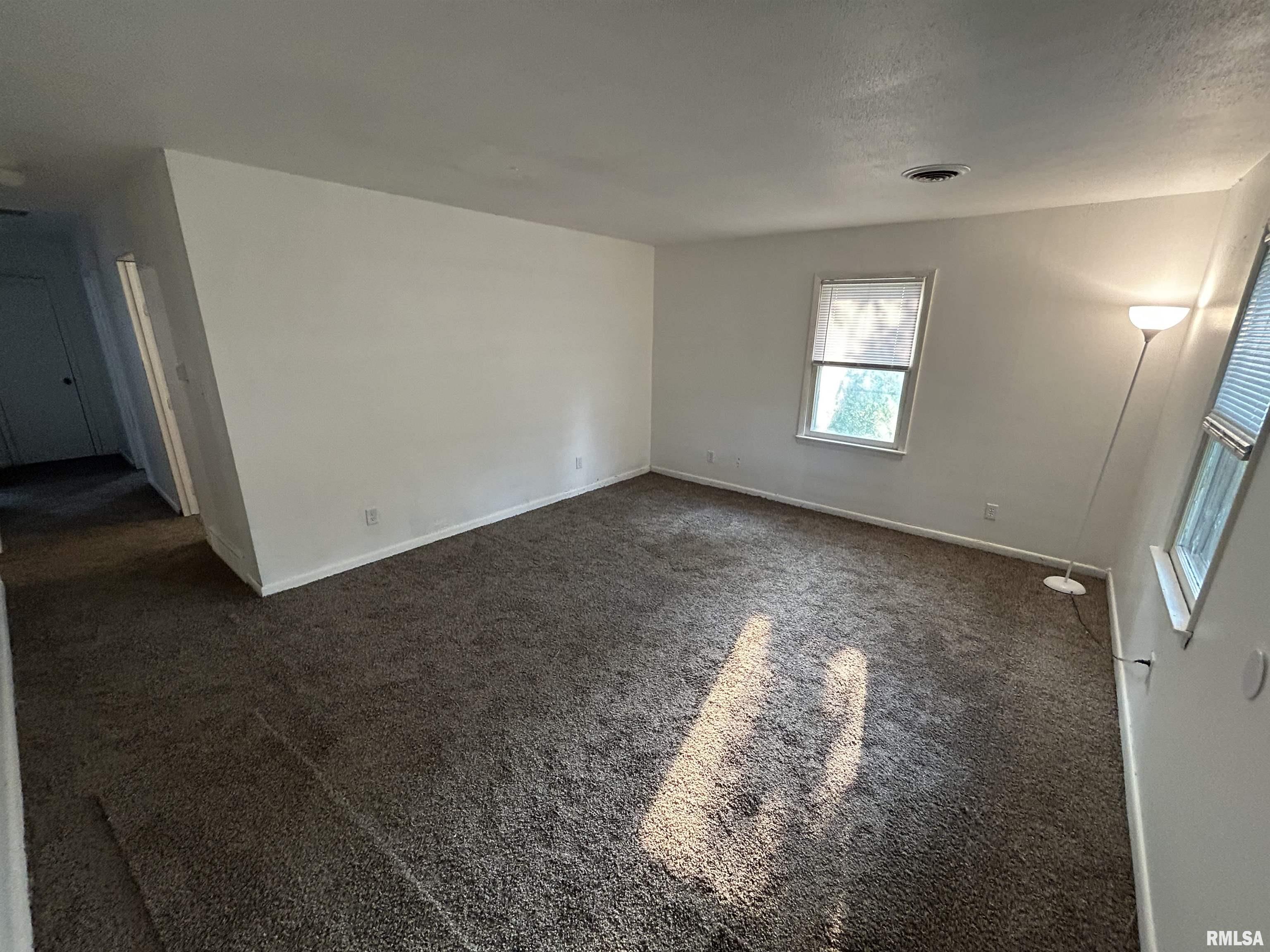 1513 East Cummins Avenue Springfield, IL 62702 - Photo 2 of 8