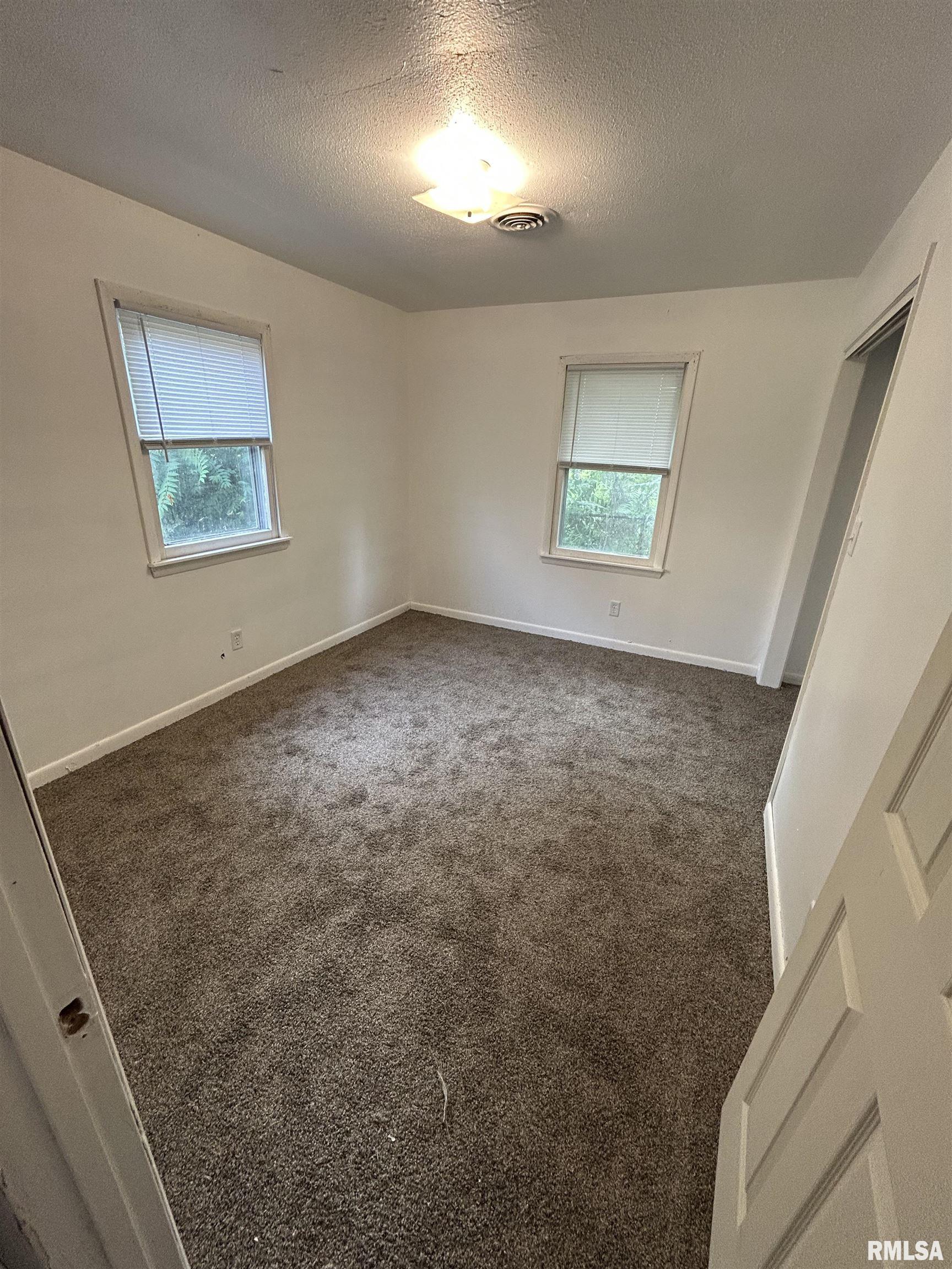 1513 East Cummins Avenue Springfield, IL 62702 - Photo 5 of 8