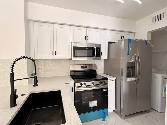 $2,500 | 560 South Park Road, Unit 267, Hollywood, FL 33021