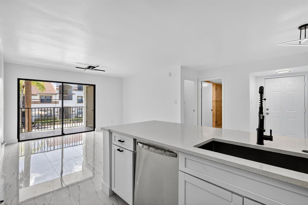 560 South Park Road, Unit 267 Hollywood, FL 33021 - Photo 4 of 25