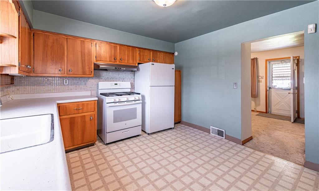 307 Sycamore Street Vandergrift, PA 15690 - Photo 11 of 25 Gallery Image 11
