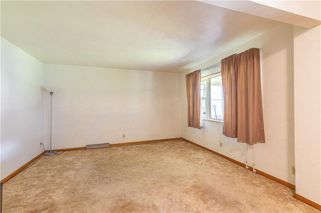 307 Sycamore Street Vandergrift, PA 15690 - Photo 5 of 25 Gallery Image 5