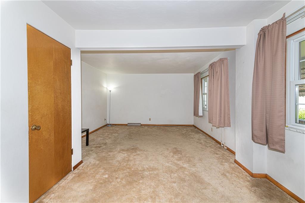 307 Sycamore Street Vandergrift, PA 15690 - Photo 6 of 25 Gallery Image 6